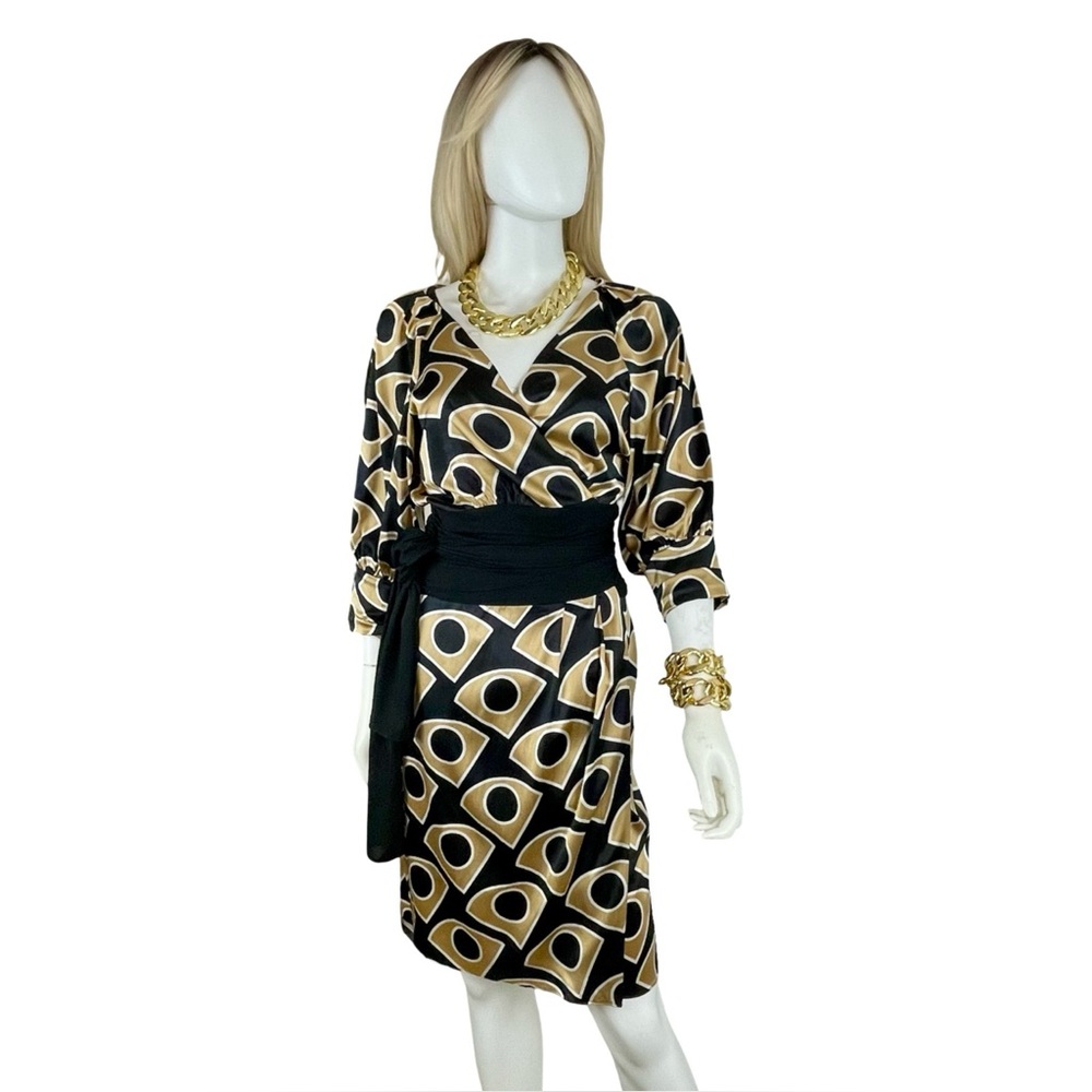 Diane von Furstenberg Lanii Silk Wrap Dress | Black & Gold Print | Size 8 - Picture 5 of 8